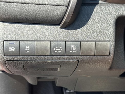 Used 2022 Toyota Camry SE image 15