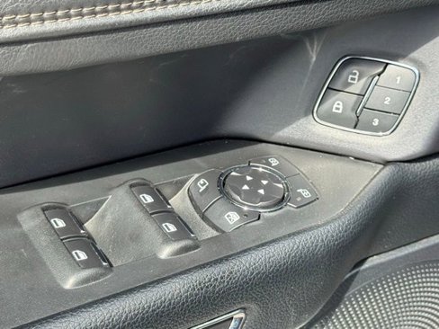 Used 2021 Ford Expedition Limited image 19