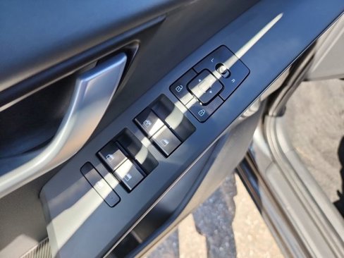Used 2023 Kia Niro EX image 13