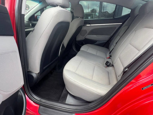 Used 2020 Hyundai Elantra SEL image 19