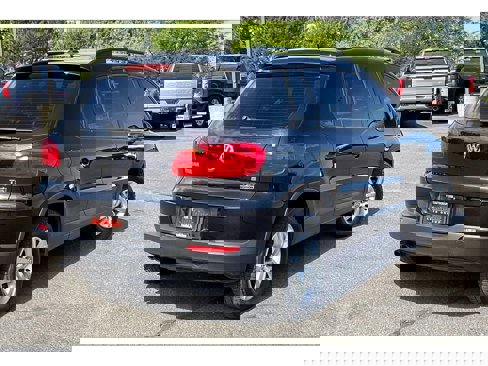 Used 2016 Volkswagen Tiguan S image 14