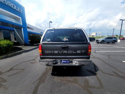 Used 2000 Chevrolet Silverado 1500 LS image 3