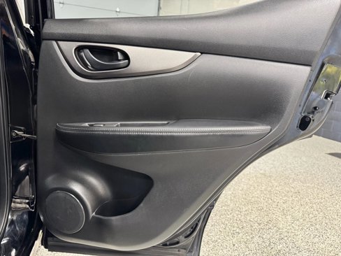 Used 2021 Nissan Rogue Sport S image 27