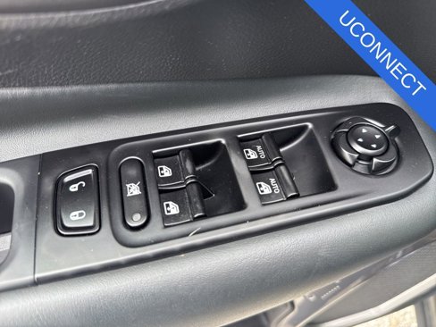 Used 2022 Jeep Renegade Latitude w/ Convenience Group image 19