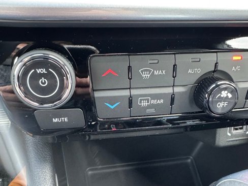 New 2025 Jeep Compass Limited image 20