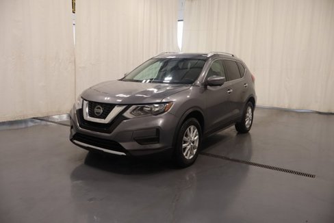 Used 2018 Nissan Rogue SV w/ Premium Package image 4
