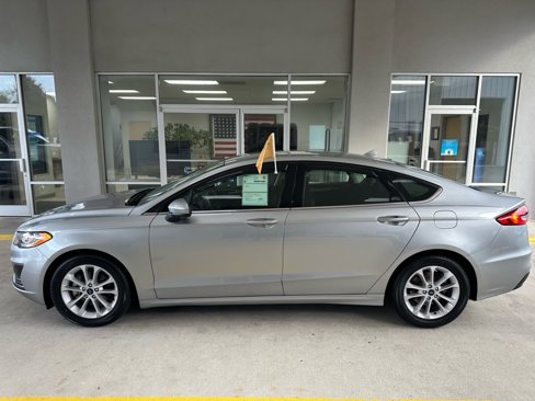 Used 2020 Ford Fusion SE image 4