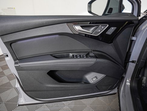 Used 2023 Audi Q4 e-tron Premium Plus image 22