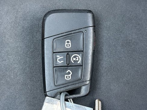 Used 2024 Volkswagen Taos SE image 23
