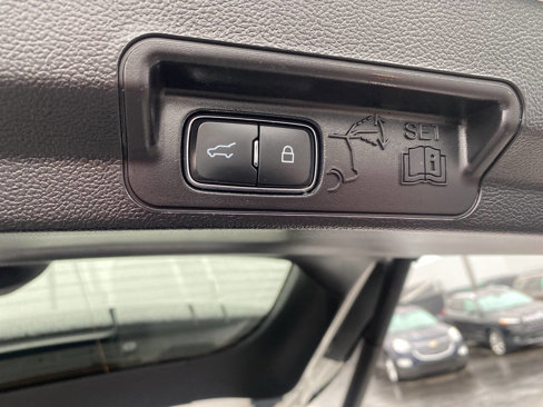 Used 2022 Ford Explorer XLT image 14