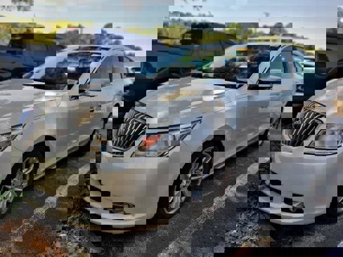 Used 2013 Buick LaCrosse Premium w/ Driver Confidence Package image 3
