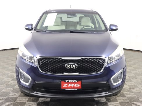 Used 2017 Kia Sorento LX image 7