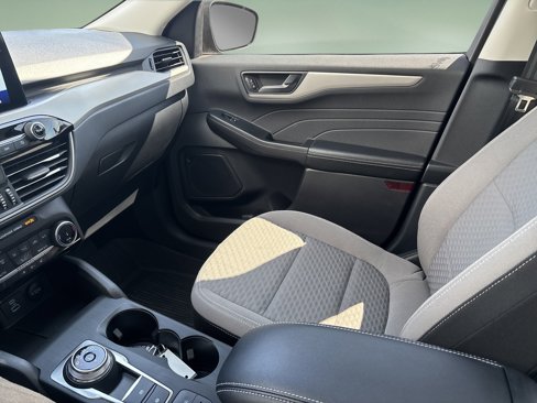 Used 2022 Ford Escape SE w/ Convenience Package image 9
