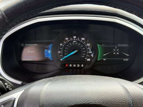 Used 2018 Ford Edge Titanium w/ Technology Package image 17