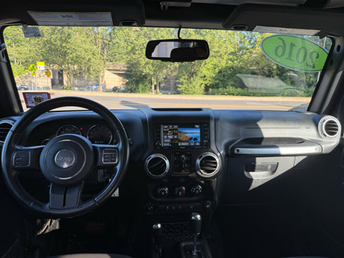 Used 2016 Jeep Wrangler Unlimited Sahara image 11