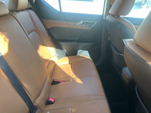 Used 2015 Lexus CT 200h image 12