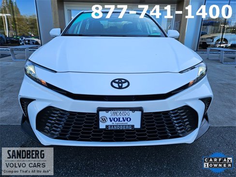 Used 2025 Toyota Camry Hybrid image 2