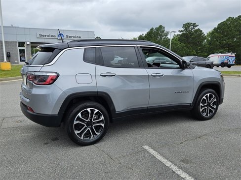 Used 2024 Jeep Compass Limited image 16