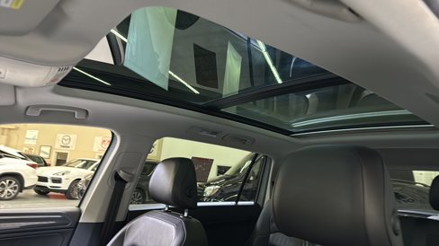 Used 2019 Volkswagen Tiguan SEL Premium w/ 3rd Row Seat Package image 14