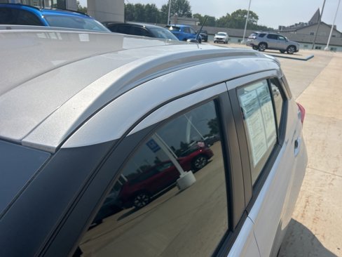 Used 2018 Nissan Kicks SR image 6