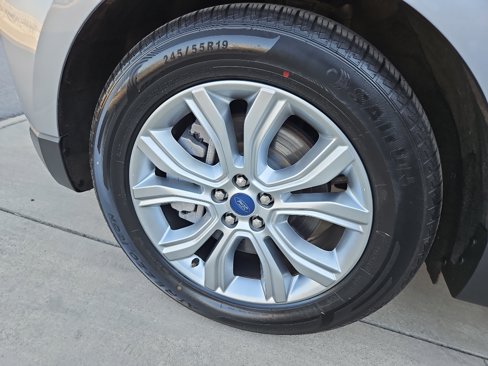 Used 2022 Ford Edge Titanium image 9