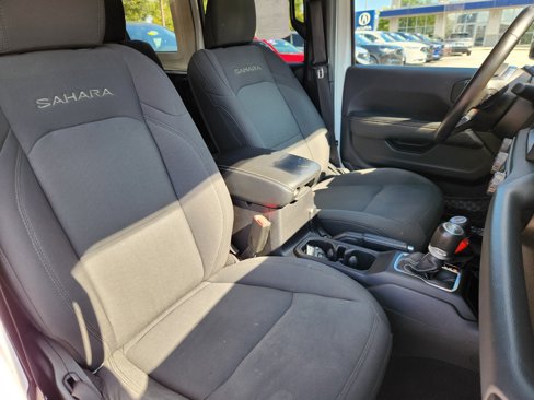 Used 2020 Jeep Wrangler Unlimited Sahara image 15