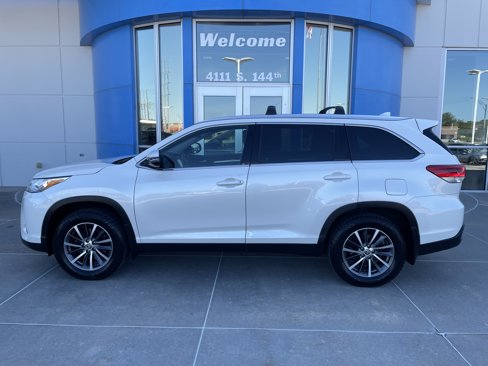 Used 2019 Toyota Highlander XLE image 1