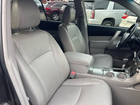 Used 2013 Toyota Highlander 4WD V6 image 24
