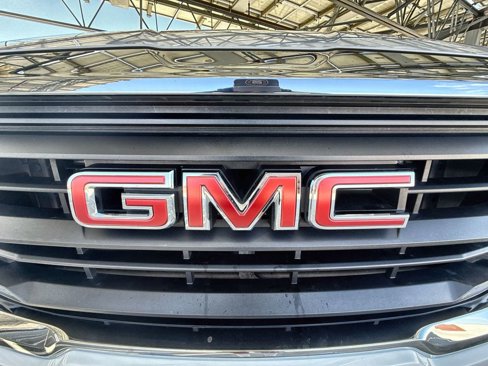 Used 2024 GMC Terrain SLE image 30