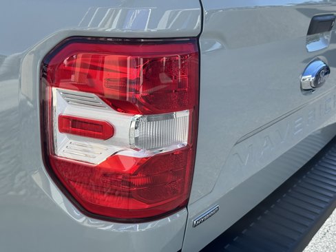 Used 2023 Ford Maverick Lariat image 8
