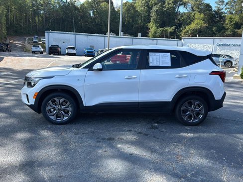 Used 2024 Kia Seltos LX image 3