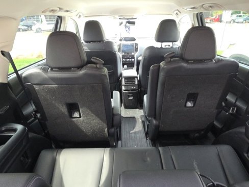 Used 2020 Subaru Ascent Limited image 7
