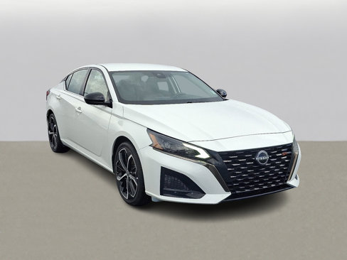 Used 2023 Nissan Altima 2.5 SR image 2