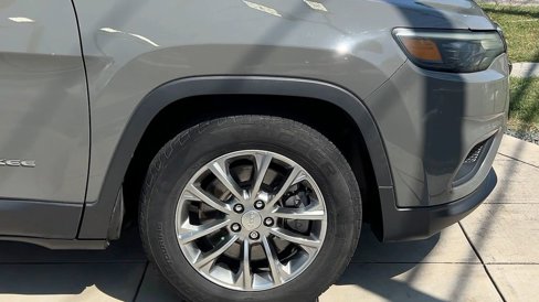 Used 2021 Jeep Cherokee Latitude Plus image 12