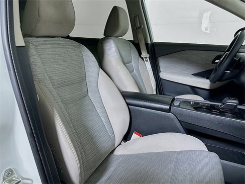 Used 2023 Nissan Rogue SV image 25