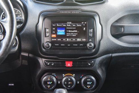 Used 2016 Jeep Renegade Latitude image 19