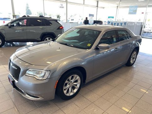 Used 2016 Chrysler 300 Limited image 15