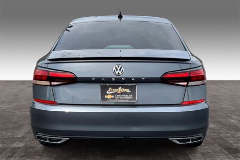 Used 2021 Volkswagen Passat 2.0T R-Line image 5