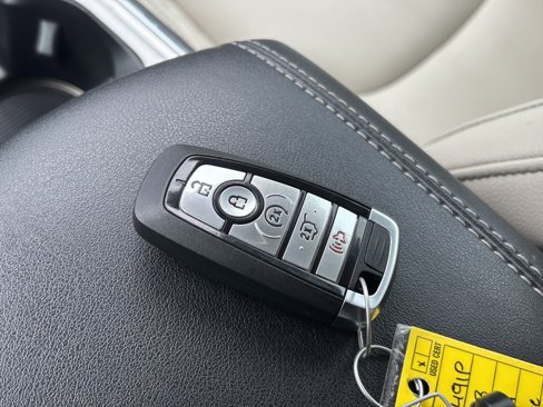 Used 2023 Ford Edge Titanium w/ Cargo Accessory Package image 27