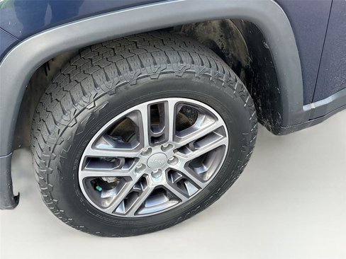 Used 2020 Jeep Compass Latitude w/ Cold Weather Group image 35