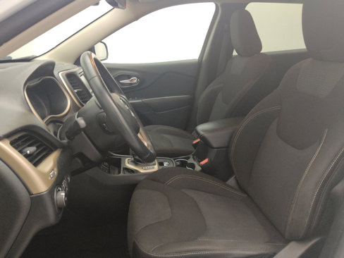 Used 2016 Jeep Cherokee Latitude w/ Comfort/Convenience Group image 17
