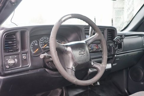 Used 2000 Chevrolet Silverado 1500 2WD Regular Cab w/ Firm Ride Suspension Pkg image 5