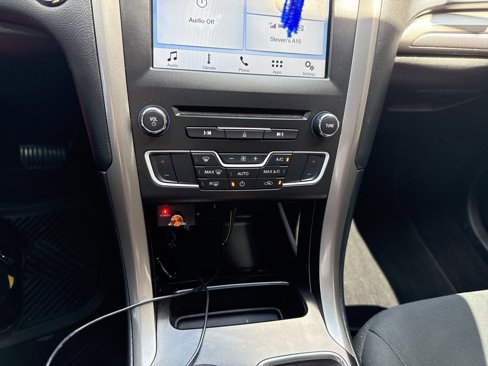 Used 2018 Ford Fusion SE w/ Fusion SE Technology Package image 26