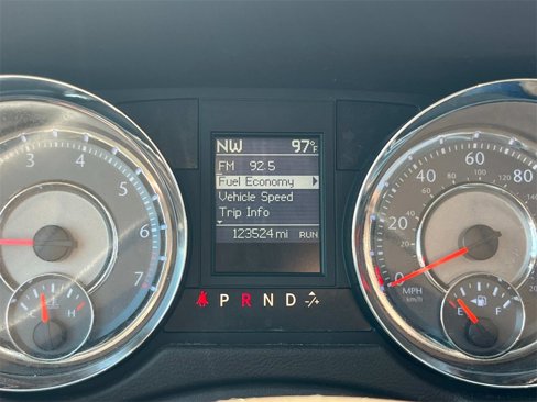 Used 2014 Chrysler Town & Country Limited w/ Luxury Group image 29