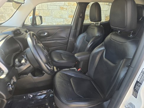 Used 2016 Jeep Renegade Limited image 5