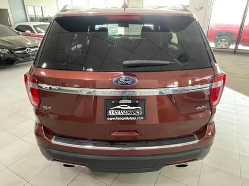 Used 2018 Ford Explorer XLT w/ Equipment Group 201A image 6