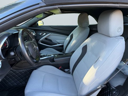 Used 2019 Chevrolet Camaro LT image 9