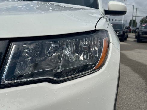 Used 2018 Jeep Compass Latitude w/ Popular Equipment Group image 11