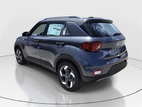 New 2025 Hyundai Venue SEL image 4