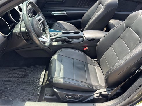 Used 2018 Ford Mustang Premium image 19